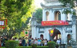 Văn Miếu - Quốc Tử Giám thu hút đông đảo người dân dịp Tết